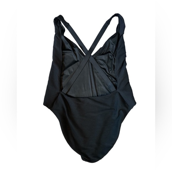 NWOT Vitamin A Black Swimsuit 12 One Piece Plunge Sustainable EcoLux
A248 - Picture 7 of 7